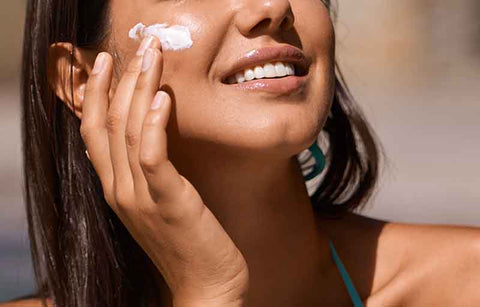 Gambar 6 Kekeliruan Mengaplikasikan Sunscreen Ini Ternyata Sering Anda Lakukan, Lho!
