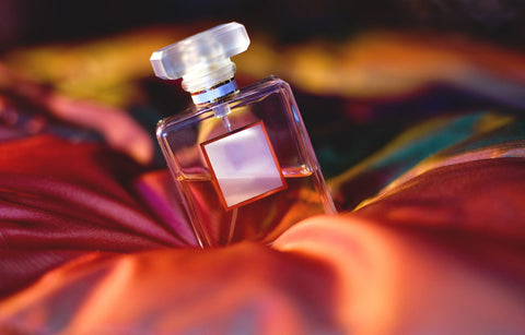 Gambar 7 Aroma Parfum Pria Paling Menarik Wanita