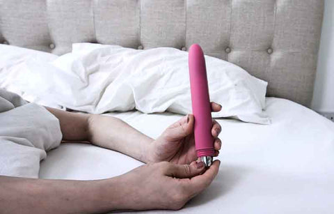Gambar Cara Pakai Vibrator untuk Hubungan Pasutri yang Lebih Seru