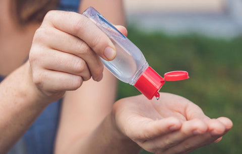 Gambar 4 Alasan Penting Mengapa Anda Harus Selalu Membawa Hand Sanitizer!