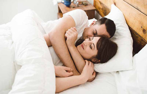 Gambar Lagi Mager tapi Hasrat Tak Terbendung? Coba 5 Posisi Seks Ini