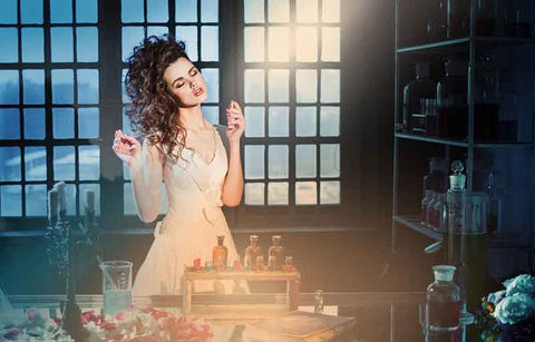 Gambar 4 Parfum Wanita yang Bisa Menambah Aura Seksi Anda