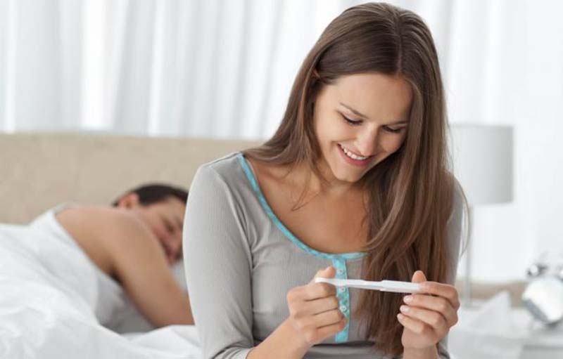 Kapan Waktu yang Tepat Menggunakan Testpack untuk Mengecek Kehamilan