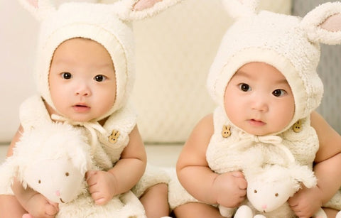 Gambar Tingkatkan Kemungkinan Hamil Anak Kembar dengan 5 Cara Alami Ini!
