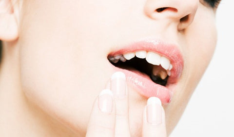 Gambar Penyebab Bibir Kering dan Cara Mengatasinya