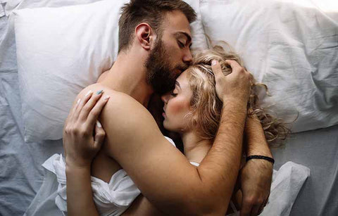 Gambar Penting Nggak Sih Pakai Lubricant ketika Bercinta?