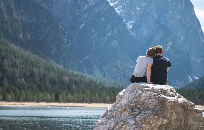 10 Ide Romantis Untuk Dilakukan Saat Honeymoon