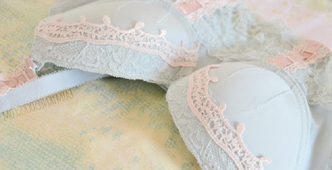 Gambar 12 Detail Yang Mempercantik Lingerie Seksi