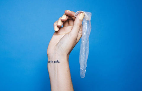 Gambar 4 Alasan Anda Perlu Coba Kondom Aroma Sekarang Juga!