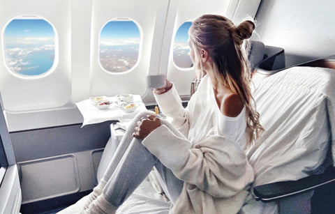 Gambar 5 Cara Buat Kulit Tetap Segar saat Traveling dengan Pesawat