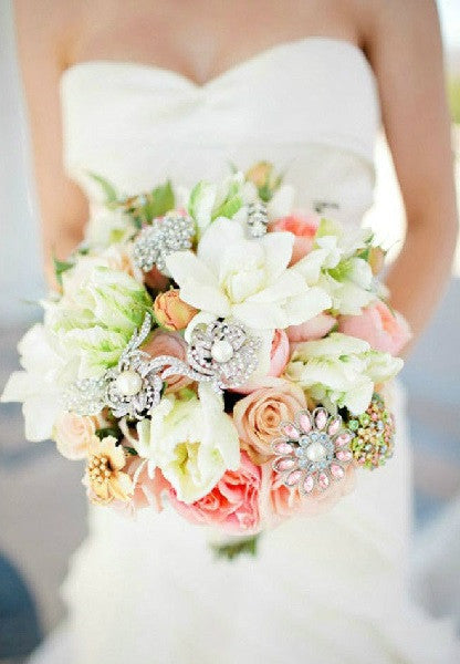 5 Trik Cantik Menghias Buket Bunga Pengantin