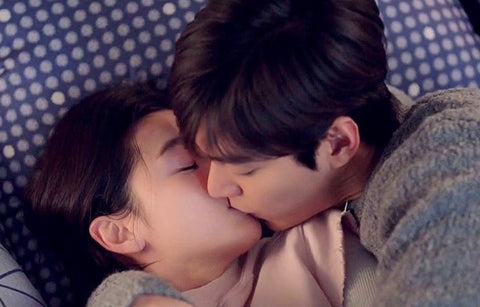 Gambar 7 Fakta Berciuman yang Perlu Anda Tahu