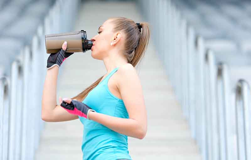 Bisakah Wanita Mengonsumsi Protein Powder untuk Pria?