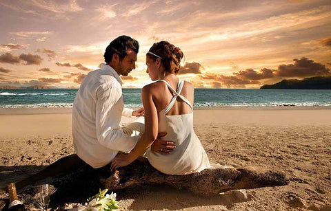 Gambar Bulan Madu ke Pantai? Siapkan 6 Hal Penting Ini!