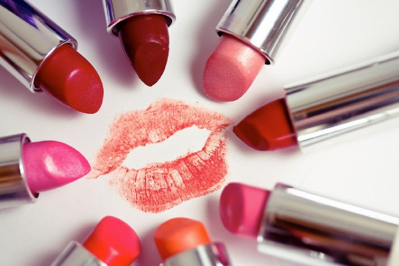 Cara Memilih Warna Lipstik untuk Bibir Hitam