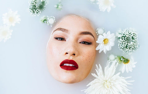 Gambar Cara Pakai Body Scrub agar Kulit Halus Tanpa Cela