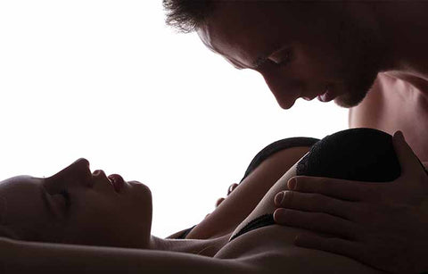 Gambar Cara Seksi Meraih Orgasme Payudara