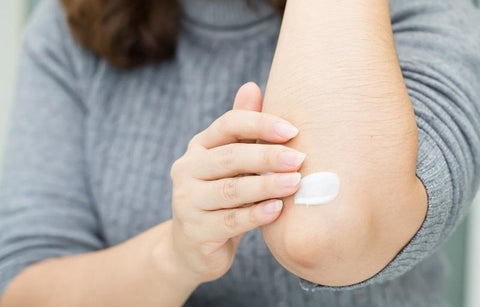 Gambar Cerahkan Siku Gelap dengan 5 Cara Ini!