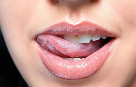 Gambar Fakta atau Hoax: Penyakit Seksual Bisa Menular Melalui Mulut