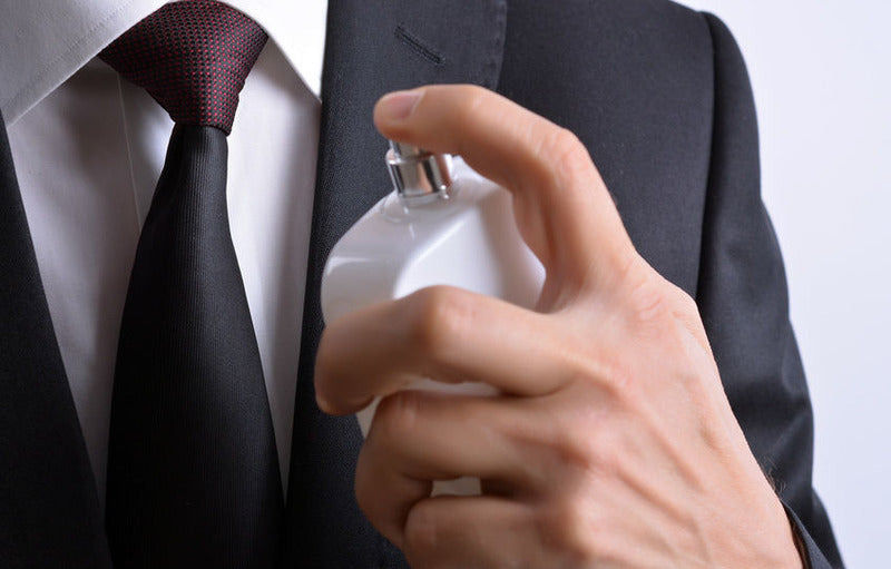 Guys, 6 Parfum Wanita Ini Bisa Anda Pakai Juga Loh!