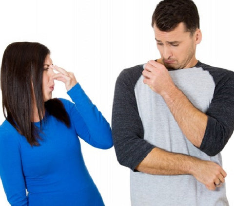 Gambar Ini Tandanya Anda Terlalu Banyak Memakai Parfum Pria