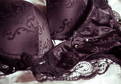 Gambar Investasi Lewat Lingerie Branded