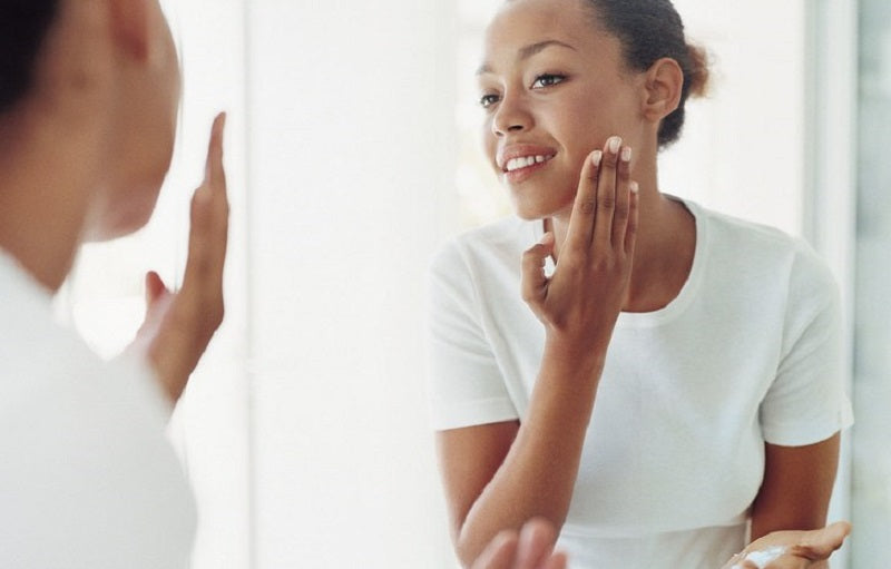 Jangan Lupa Pakai Moisturizer Jika Tak Ingin Punya 6 Masalah Ini!