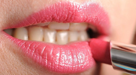 Gambar Lipstik Tahan Lama di Bibir? Ini Rahasianya