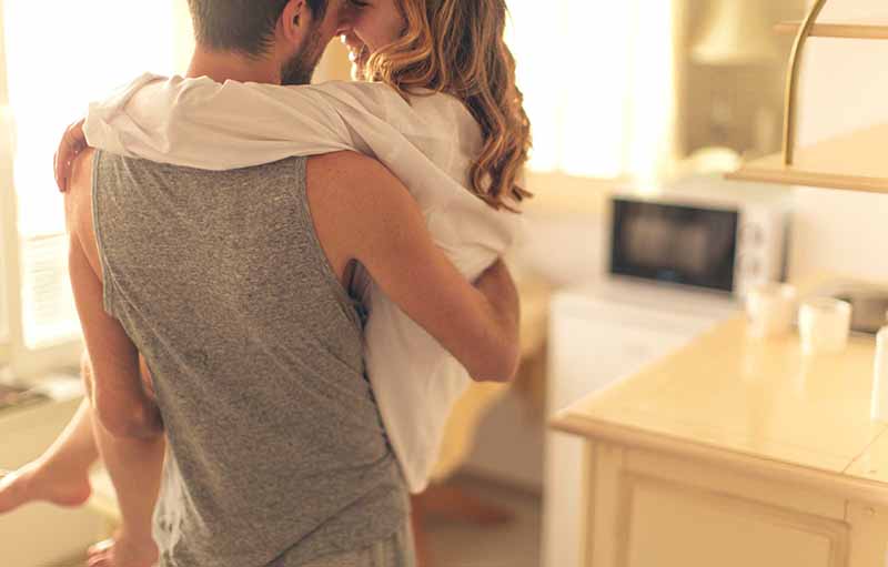 Lovers, Inilah 8 Makanan dan Minuman yang Harus Anda Hindari Sebelum Bercinta!