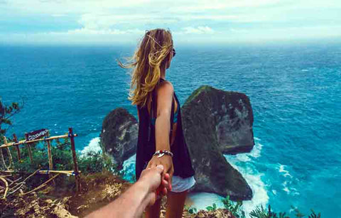 Gambar Lovers, Jangan Sampai Anda Melakukan 7 Hal Memalukan Selama Bulan Madu Ini, Ya!