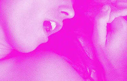 Mengapa Wanita Mendesah Ketika Berhubungan Intim?