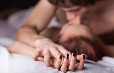 Gambar Oohlala! 5 Posisi Seks ini Lebih Panas dengan Cincin Getar, Lho