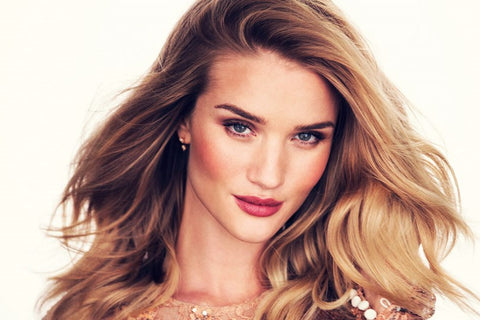 Gambar 7 Alasan Mengapa Banyak Wanita Menggilai Lipstik Matte