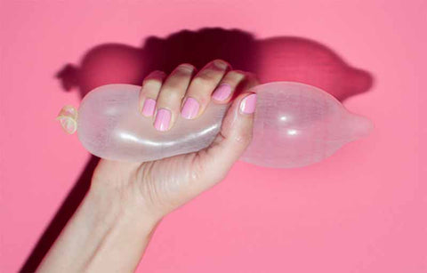 Gambar Serba-Serbi Kondom: Sejarah, Manfaat, dan Cara Pakai