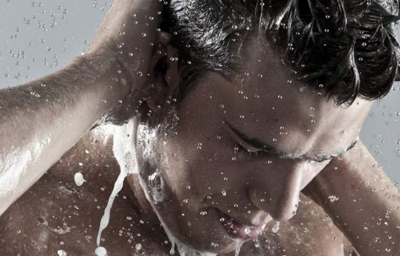 Sstt.. Tidak Hanya Wanita, Ternyata Pria Juga Perlu Pakai Conditioner