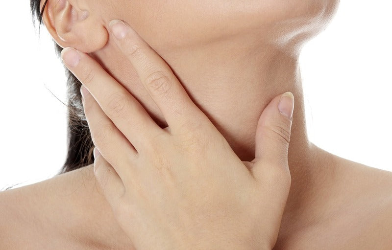 Tenggorokan Kering saat Puasa? Atasi dengan Cara Ini