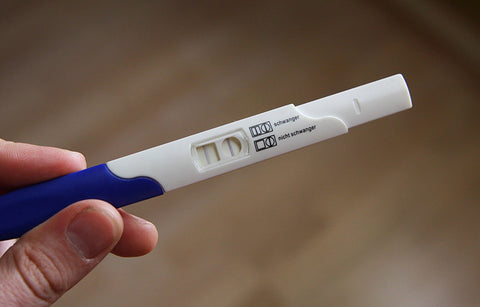 Gambar Test Pack Positif Tapi Tidak Hamil? Ini 5 Alasannya