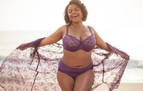 Gambar Trik Memilih Lingerie untuk Si Curvy
