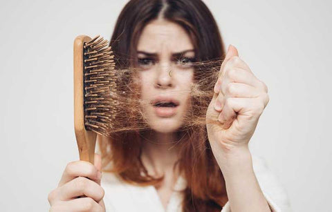 Gambar Rambut Sering Rontok? Coba 2 Suplemen Rambut Paling Manjur Ini!