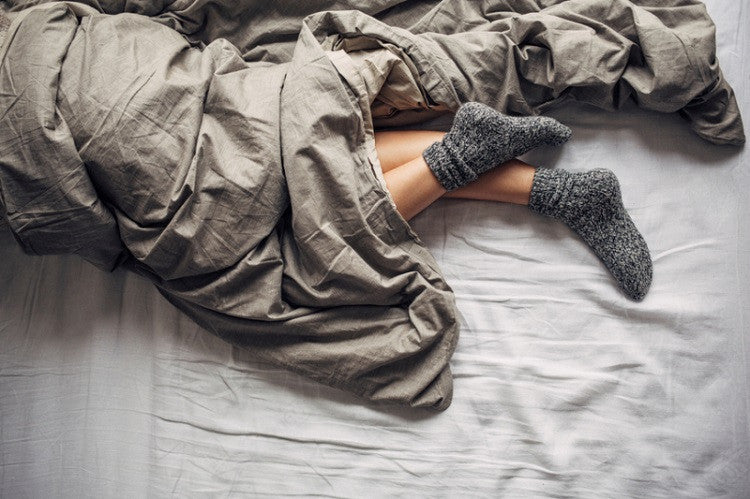 Manfaat Sehat Memakai Kaos Kaki Saat Tidur