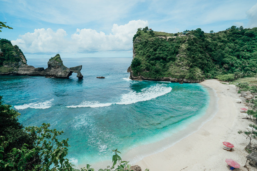 10 Pulau di Sekitar Bali untuk Liburan Romantis Anda