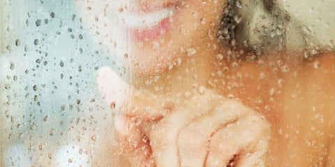 Gambar Tips Bercinta yang Aman di Kamar Mandi