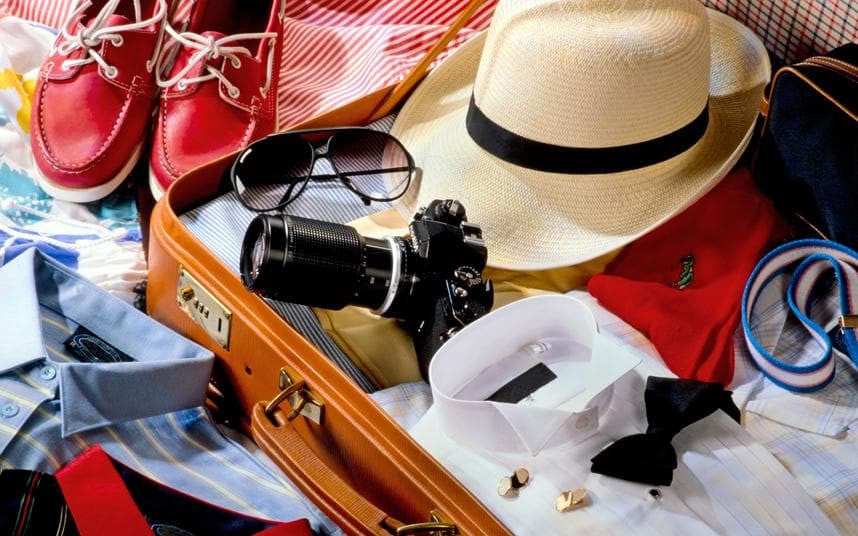 Ingin Liburan Romantis di Pantai? Ini yang Perlu Anda Bawa