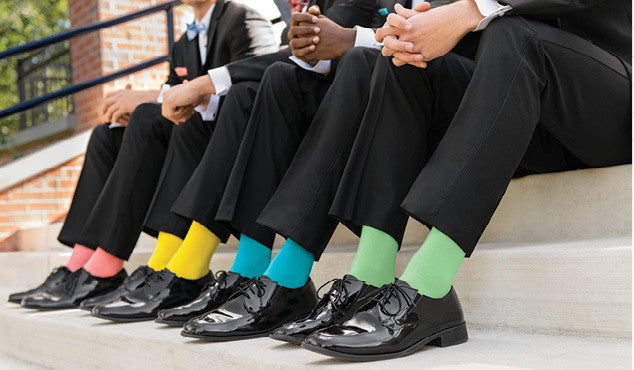Gemar Kaos Kaki Berwarna Pertanda Smart dan Sukses?