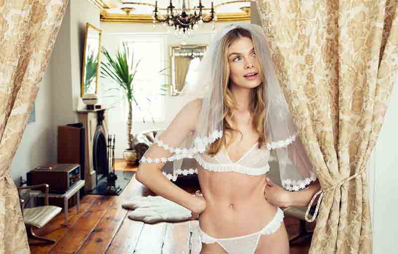 Perlama Waktu Foreplay dengan Lingerie